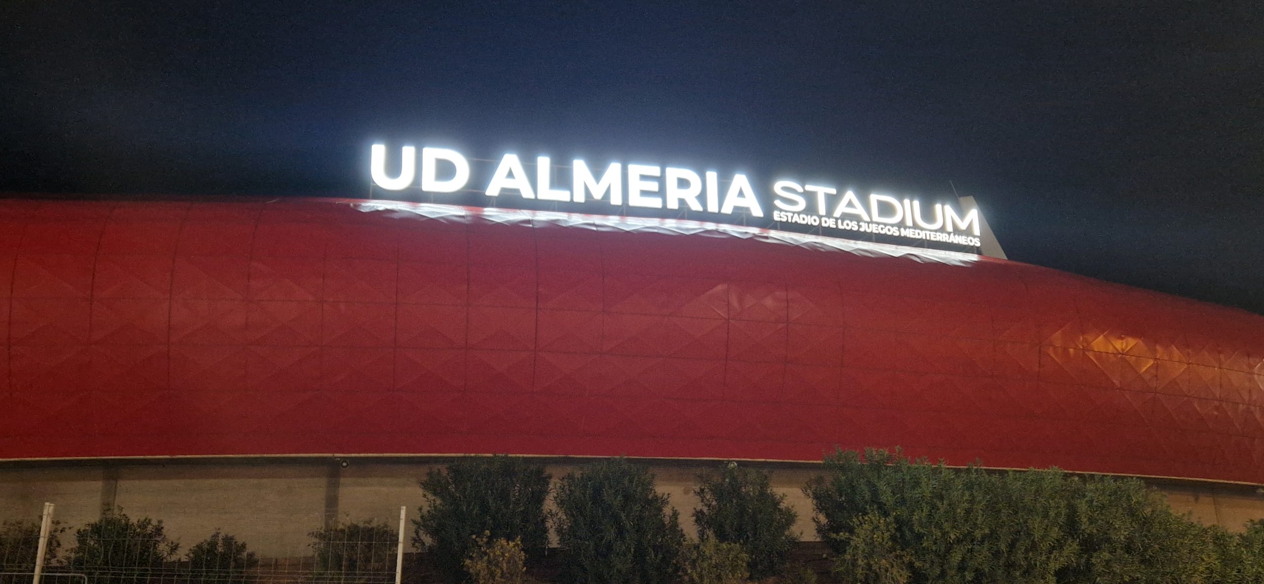 Letras corpóreas para el Estadio de la Unión Deportiva Almería